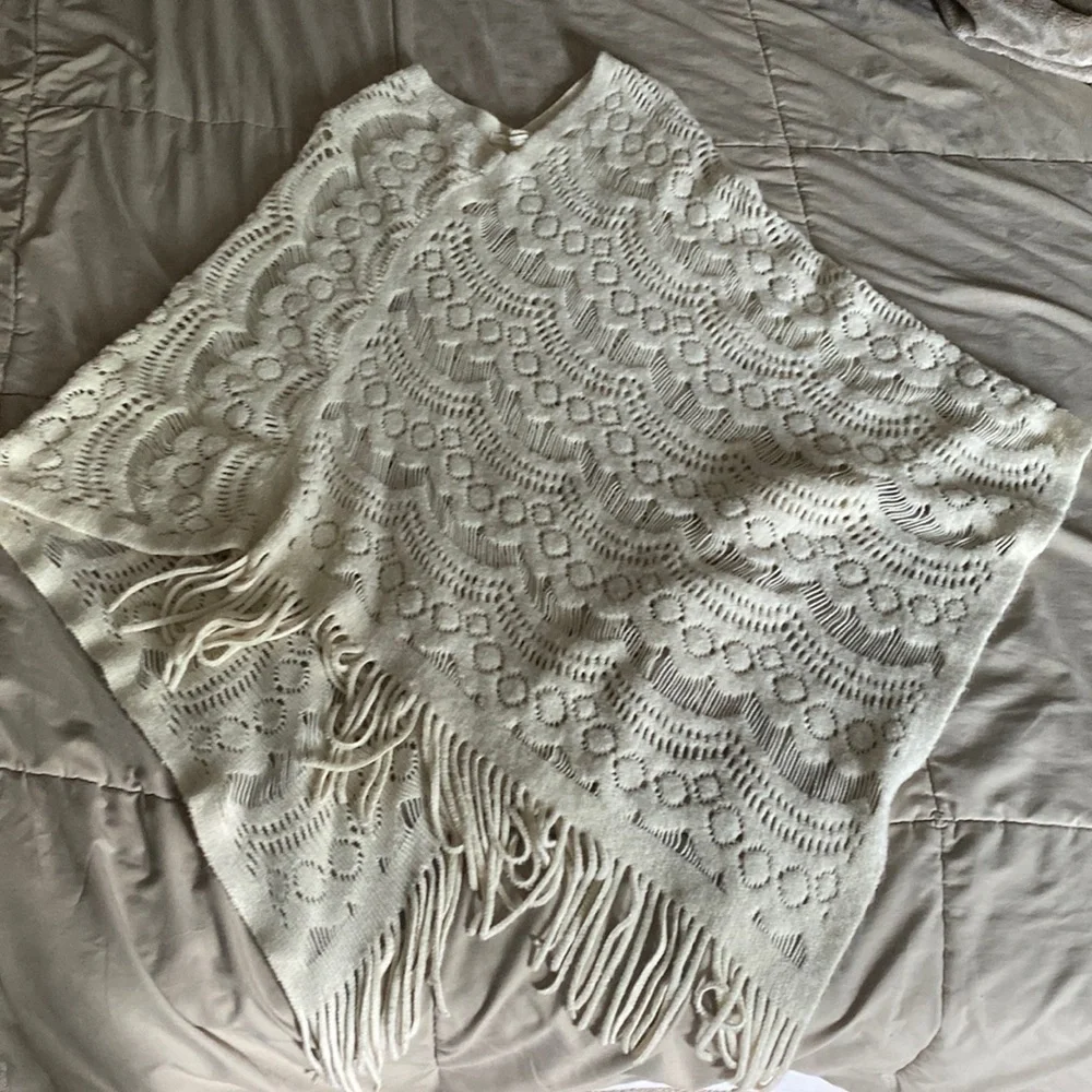 Sabrina Poncho - Picture 1 of 2